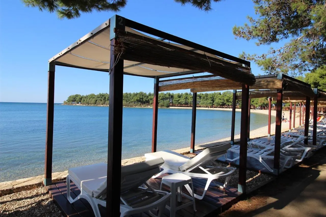 Laura A2, 5 Minutes Of Walking To The Beach Apartment Novigrad