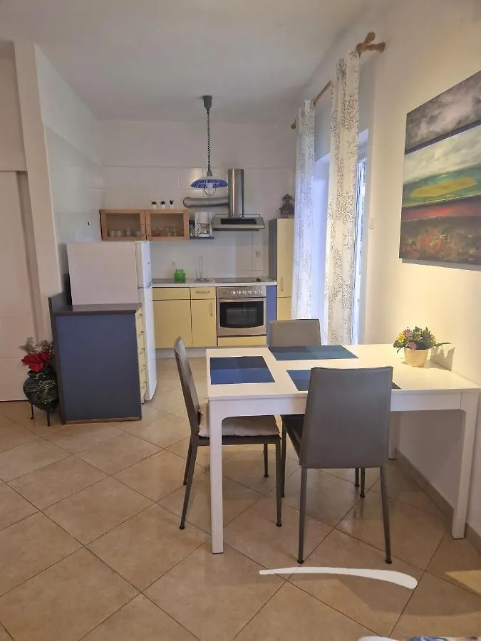 Laura A2, 5 Minutes Of Walking To The Beach Apartment Novigrad