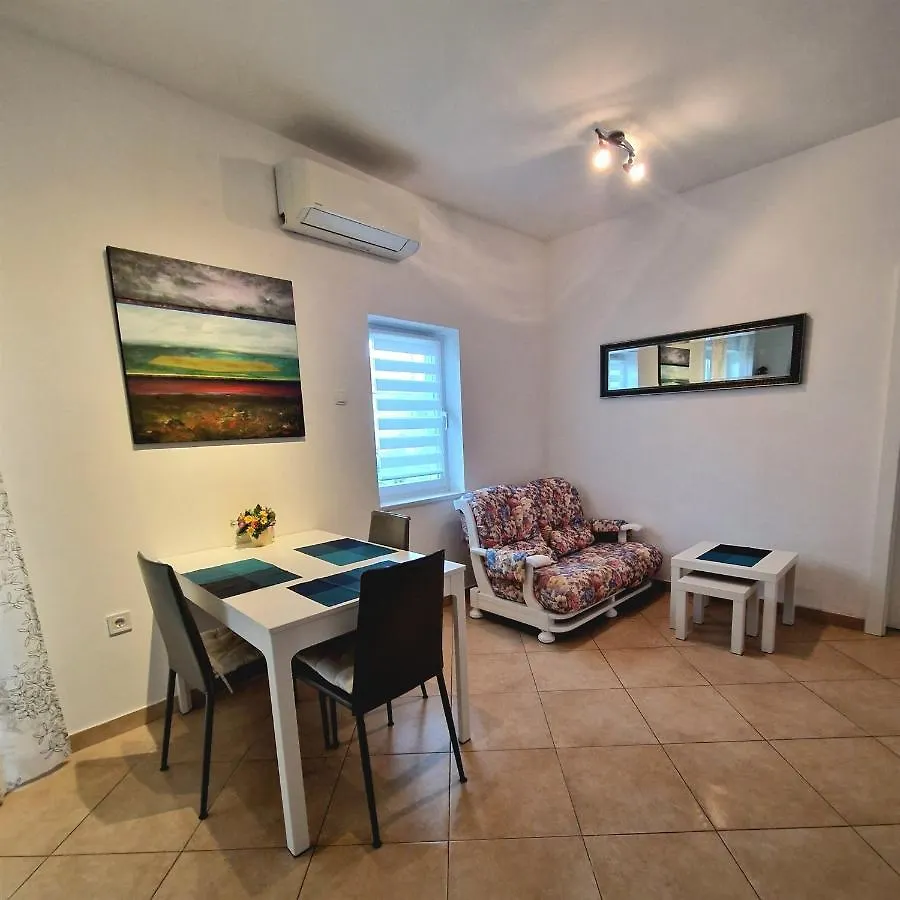 Laura A2, 5 Minutes Of Walking To The Beach Apartment Novigrad  Croatia